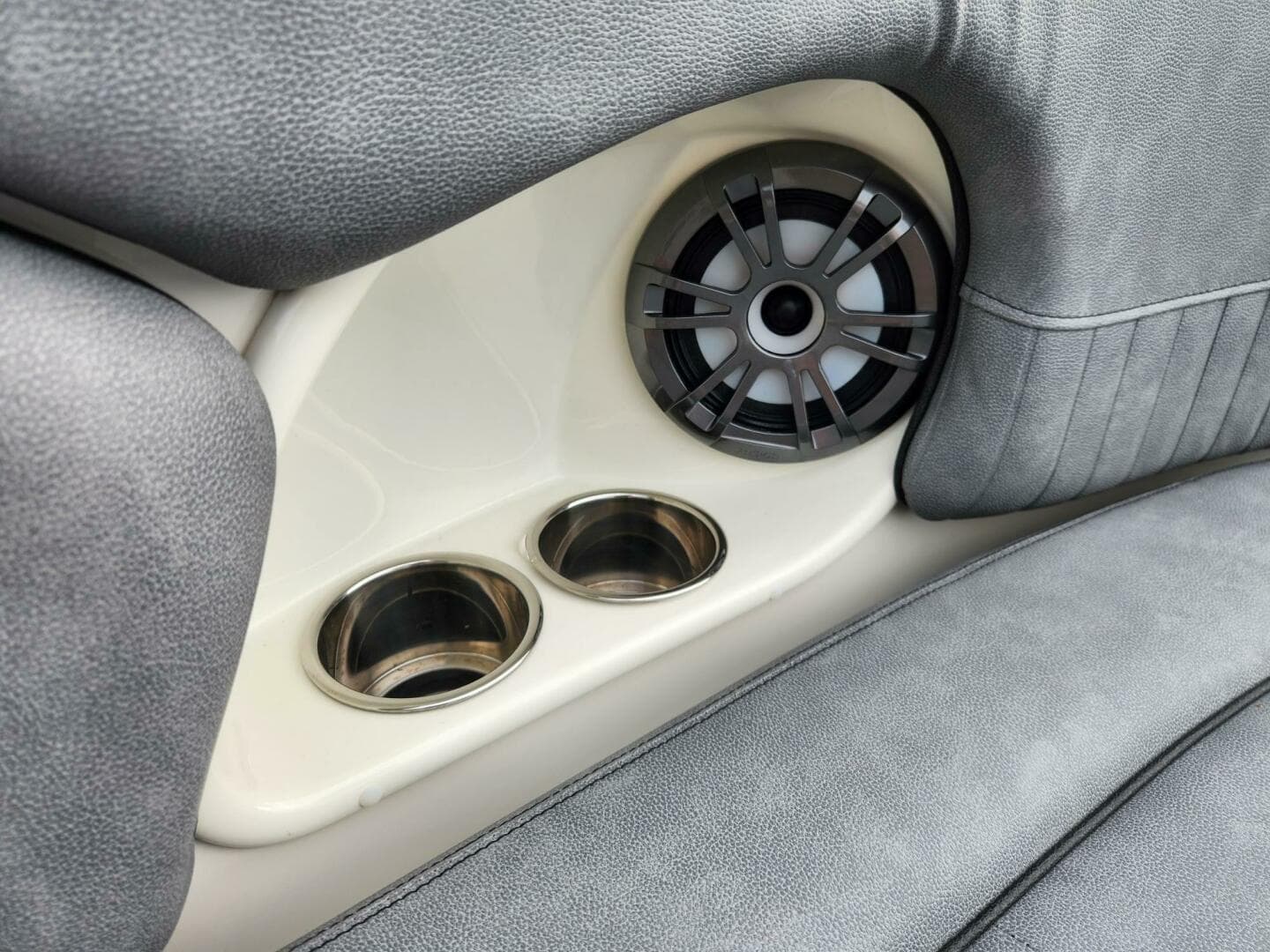 2022 Stingray 231 DC — photo 18