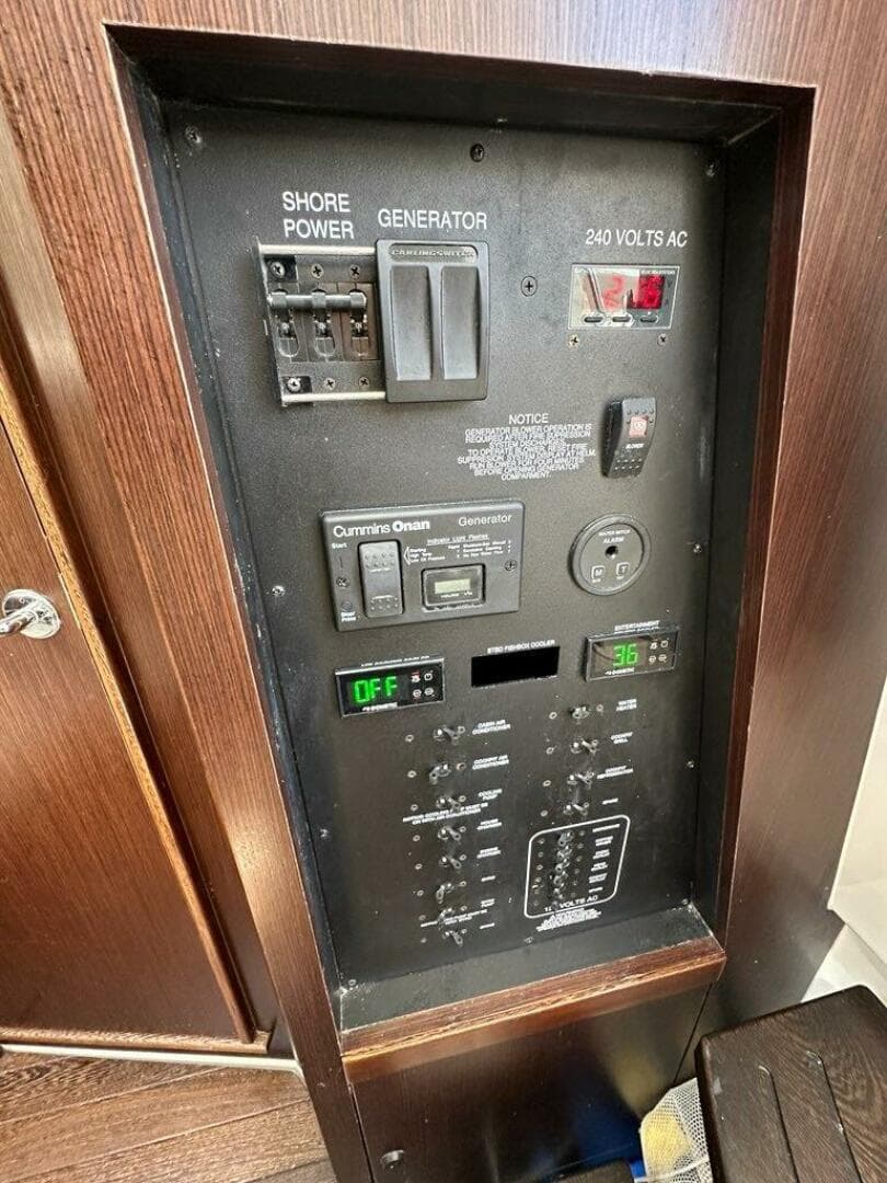 2021 Pursuit 428 Sport — photo 46