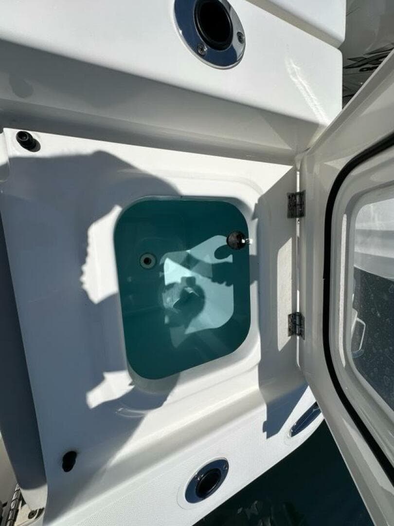 2021 Pursuit 428 Sport — photo 14