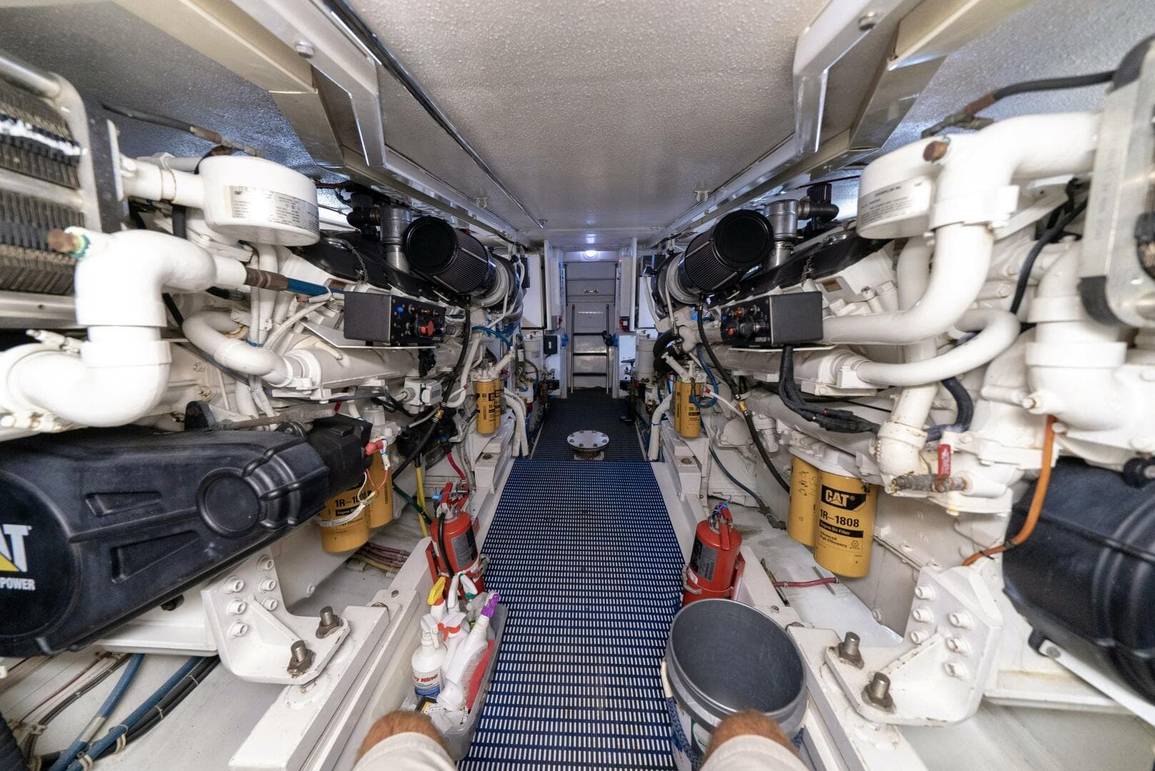 2003 Hatteras — photo 39