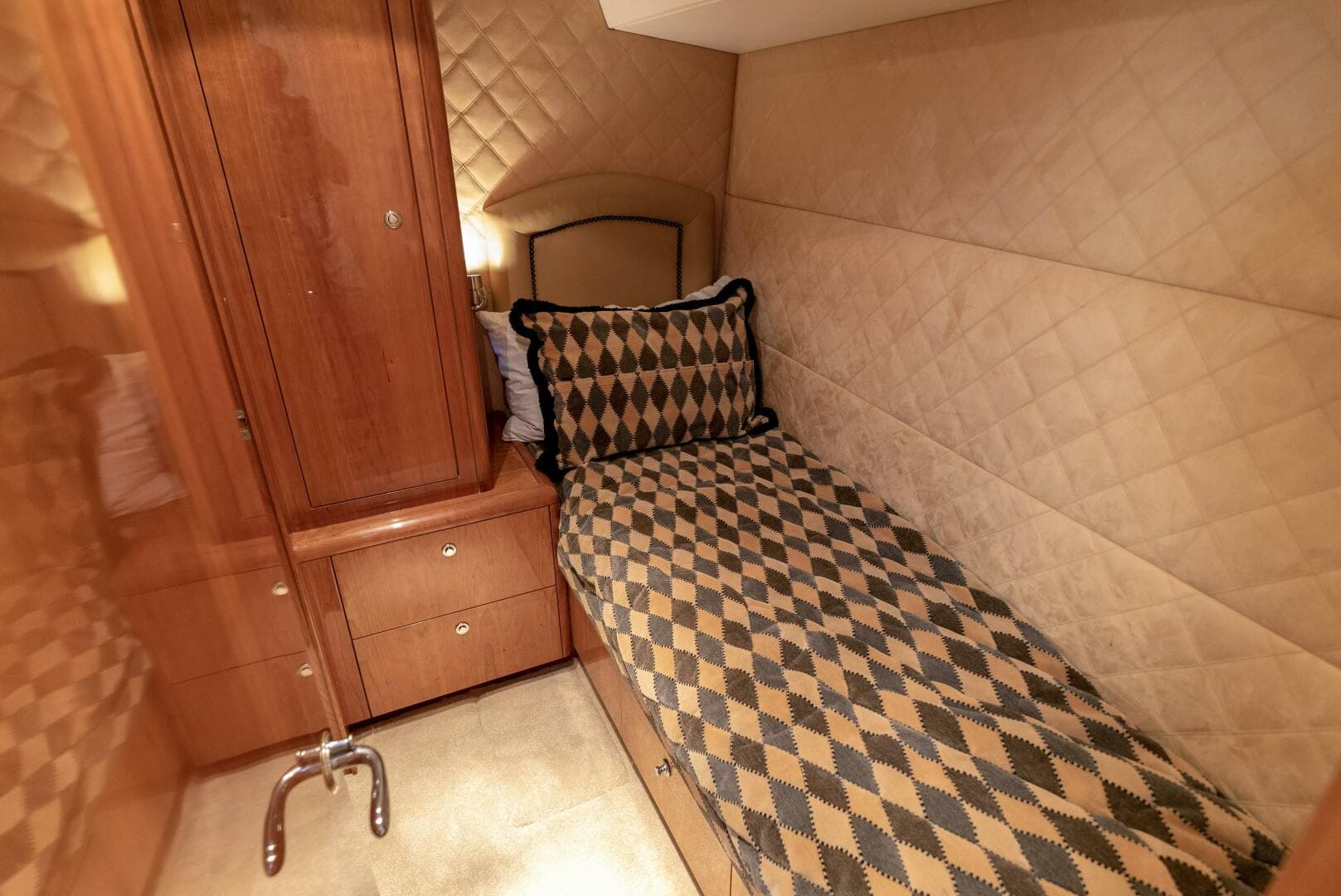 2003 Hatteras — photo 29