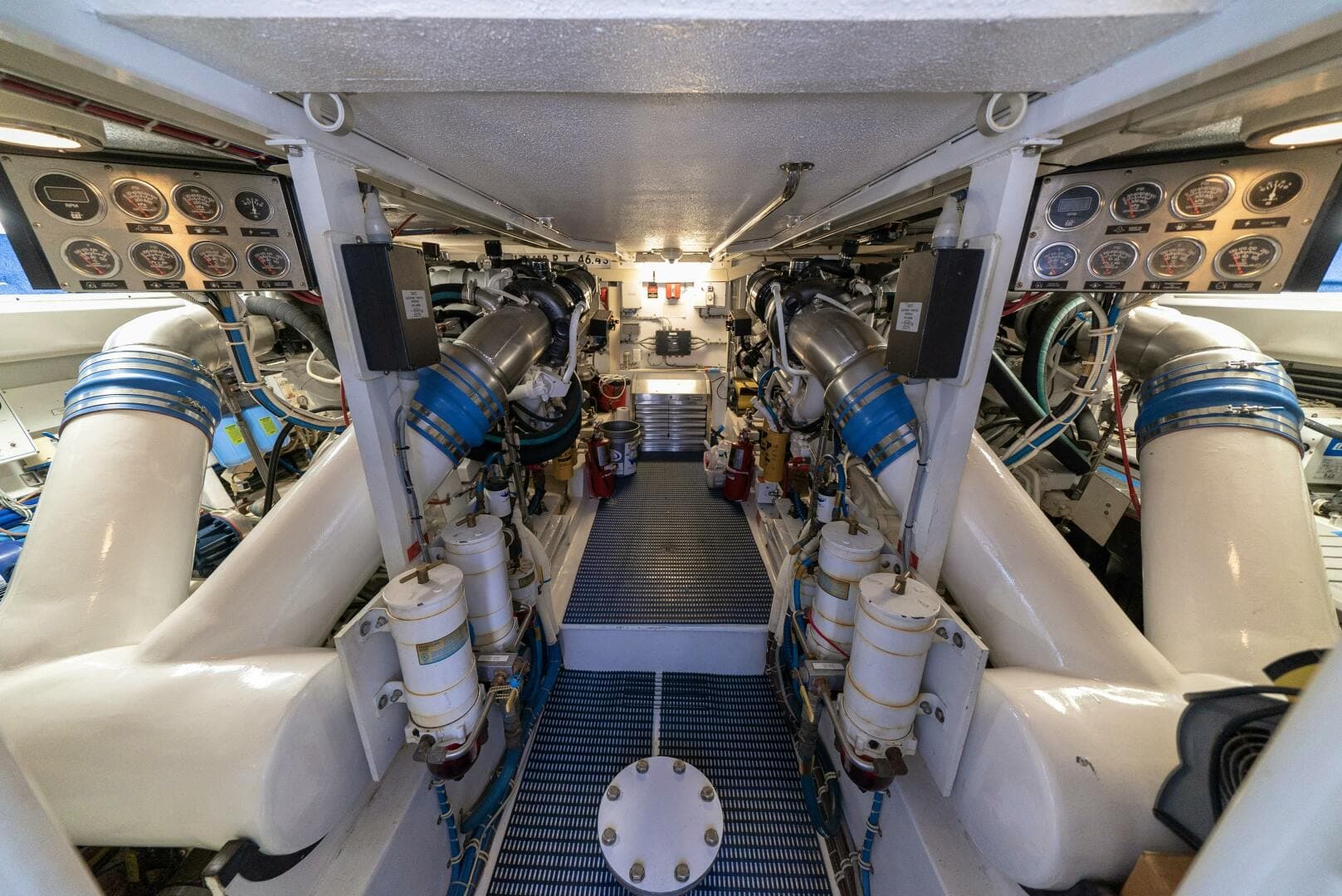 2003 Hatteras — photo 38