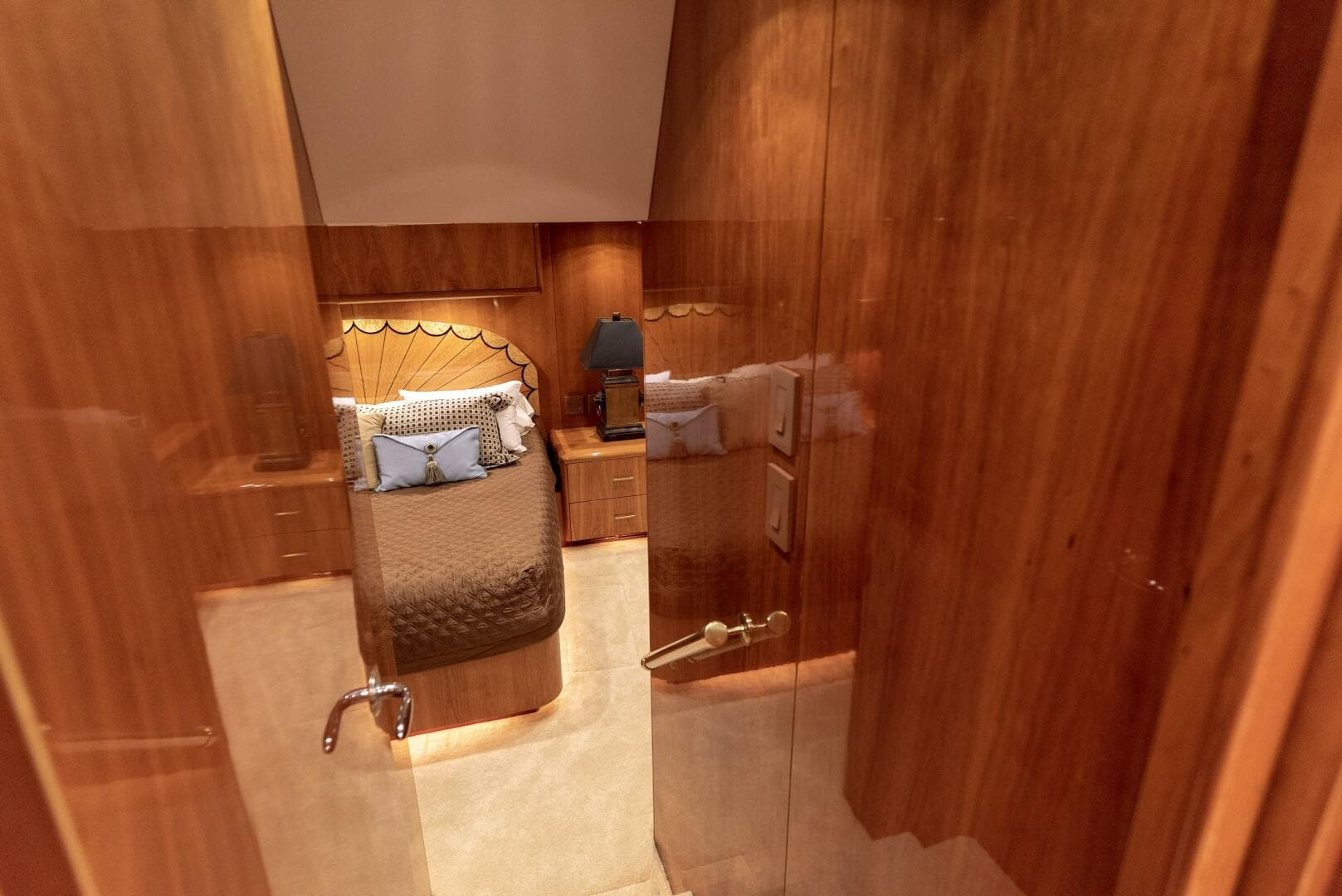 2003 Hatteras — photo 21