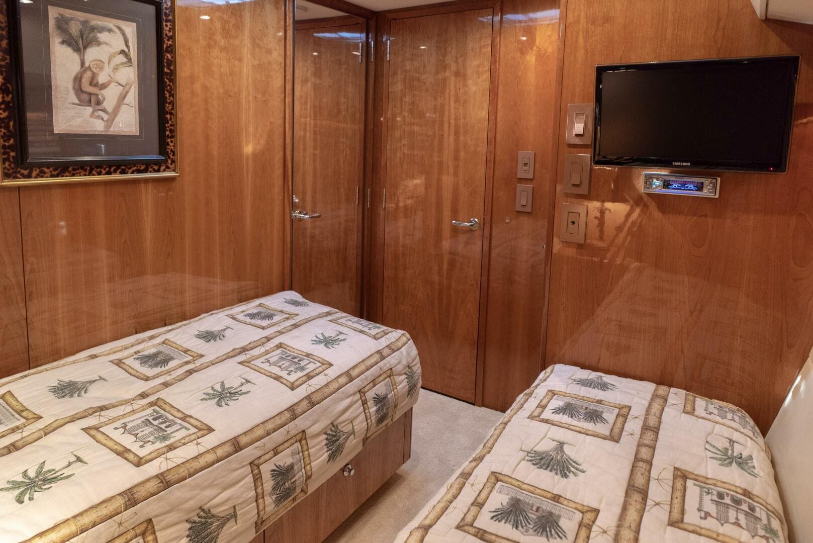 2003 Hatteras — photo 37