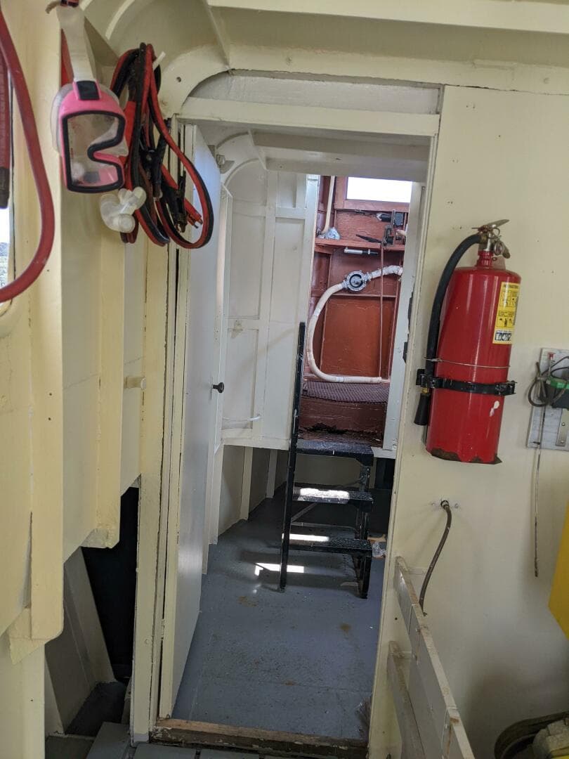 1949 Tugboat Custom Canadian Built — photo 10