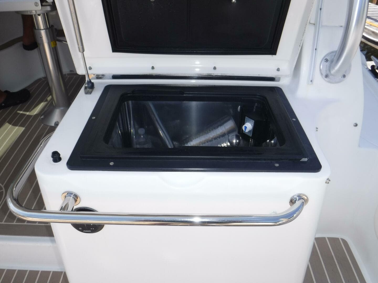 2008 Boston Whaler 346 Conquest — photo 8