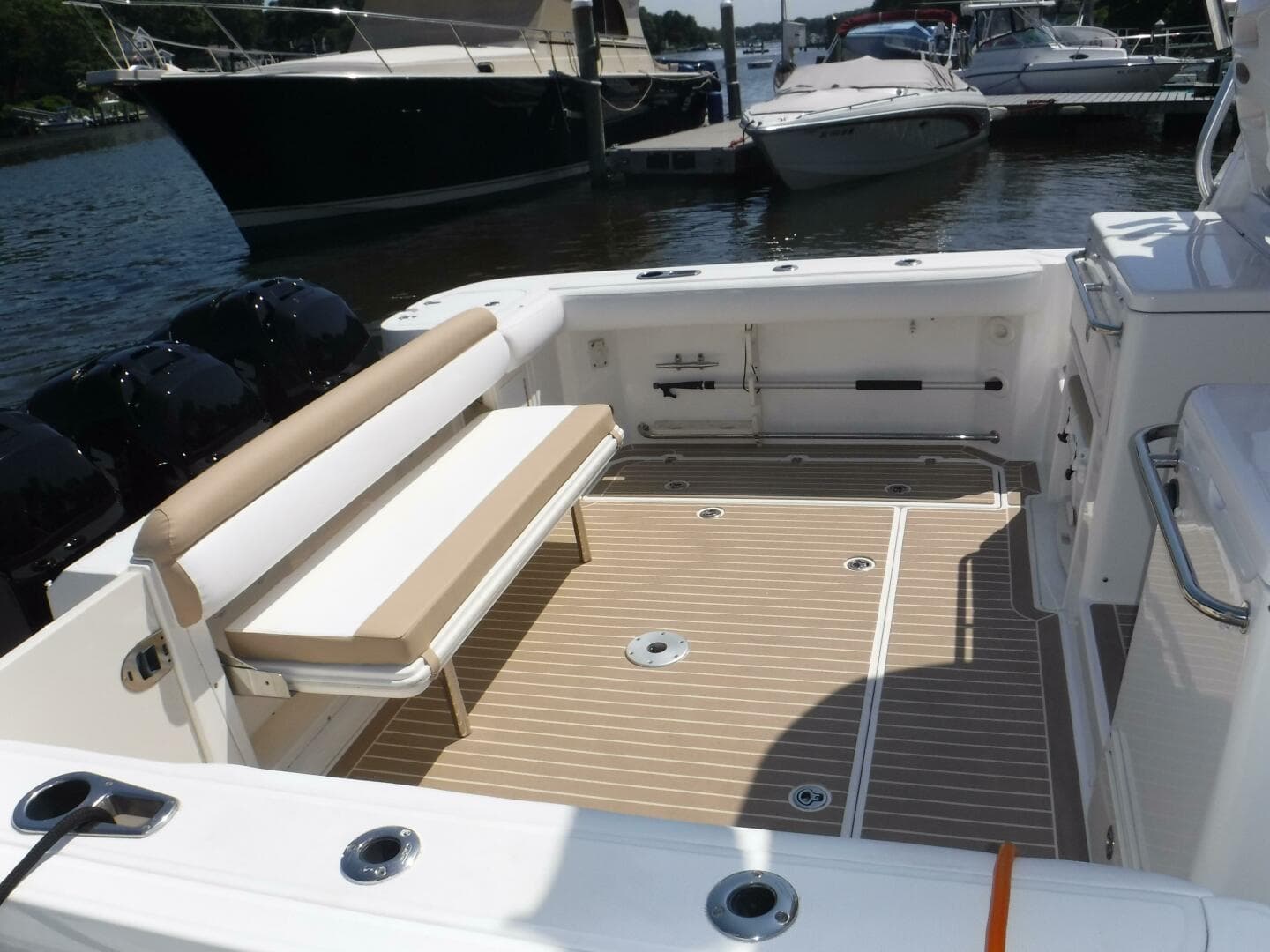 2008 Boston Whaler 346 Conquest — photo 3