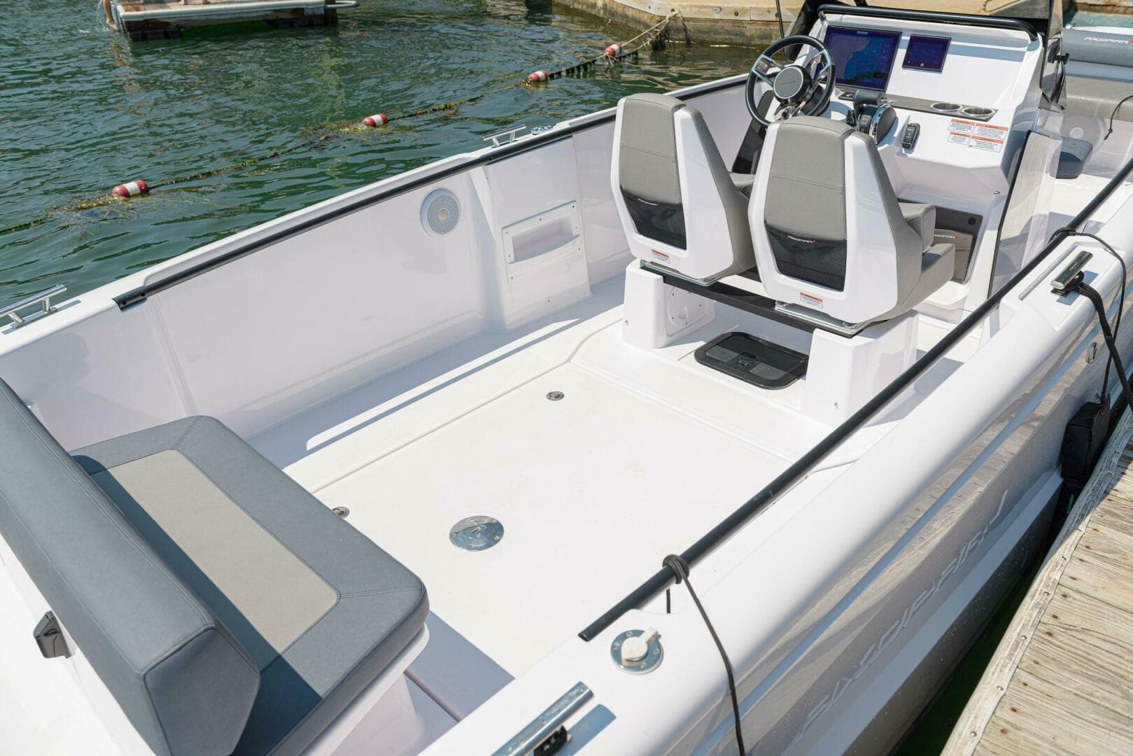 2021 Axopar 22 Spyder — photo 18