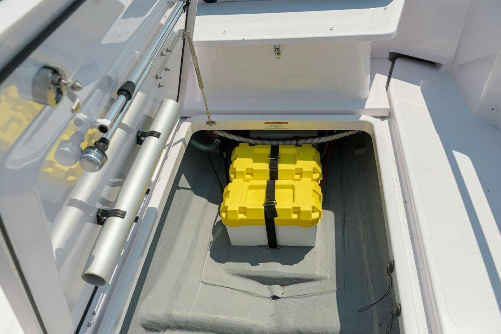 2021 Axopar 22 Spyder — photo 30