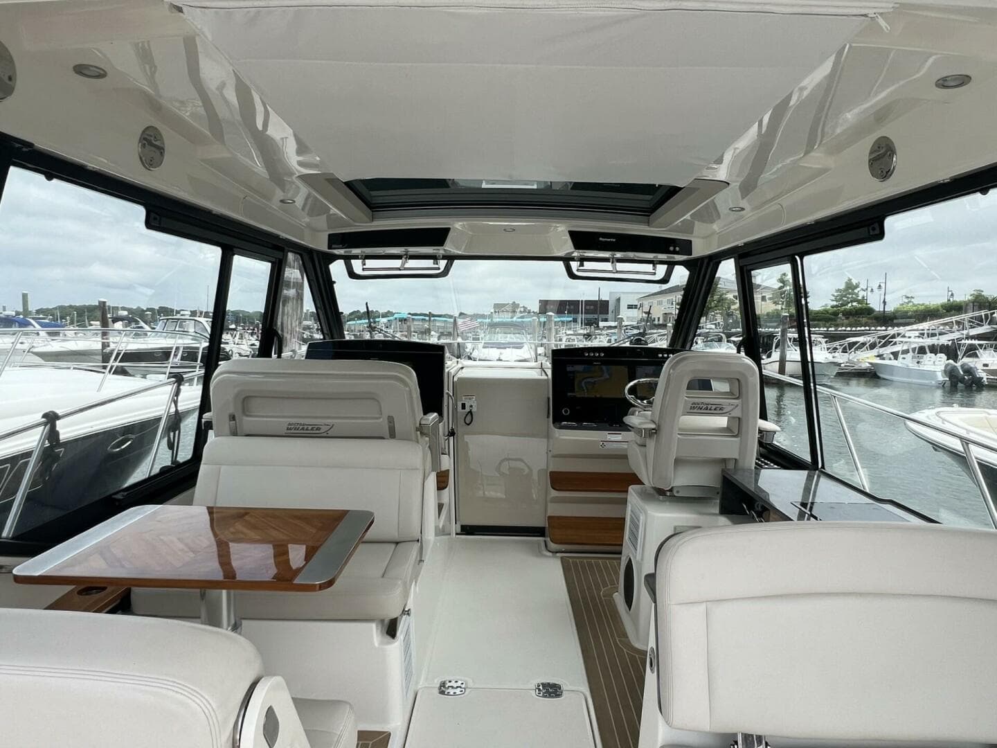2021 Boston Whaler 405 Conquest — photo 24