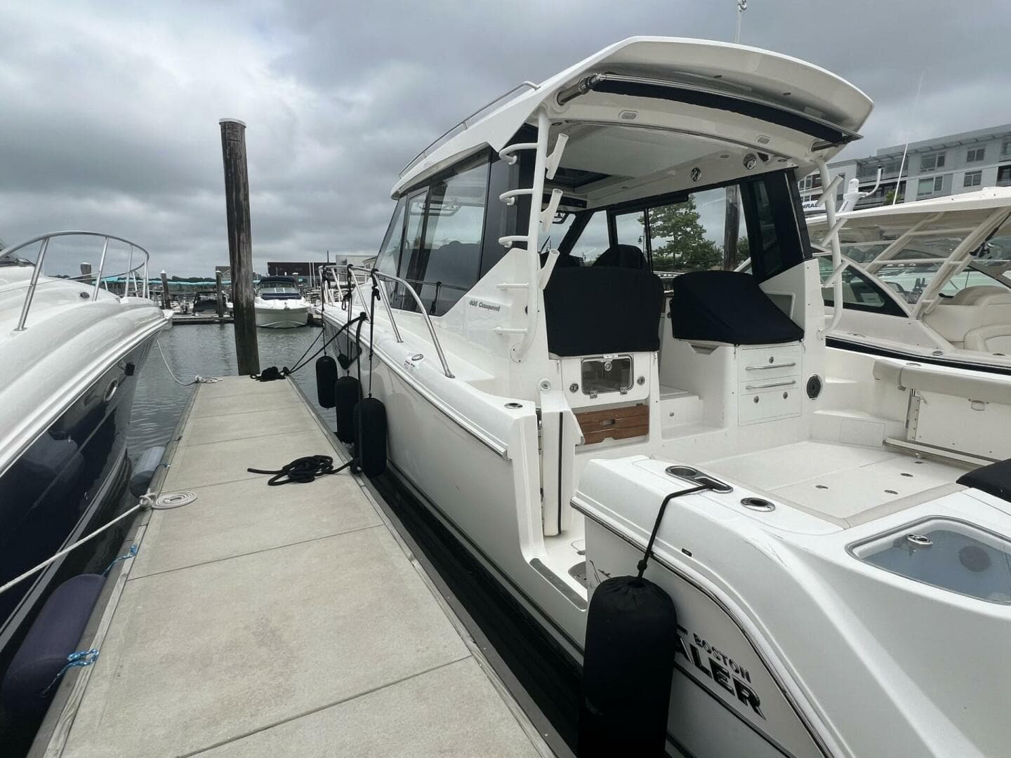 2021 Boston Whaler 405 Conquest — photo 21