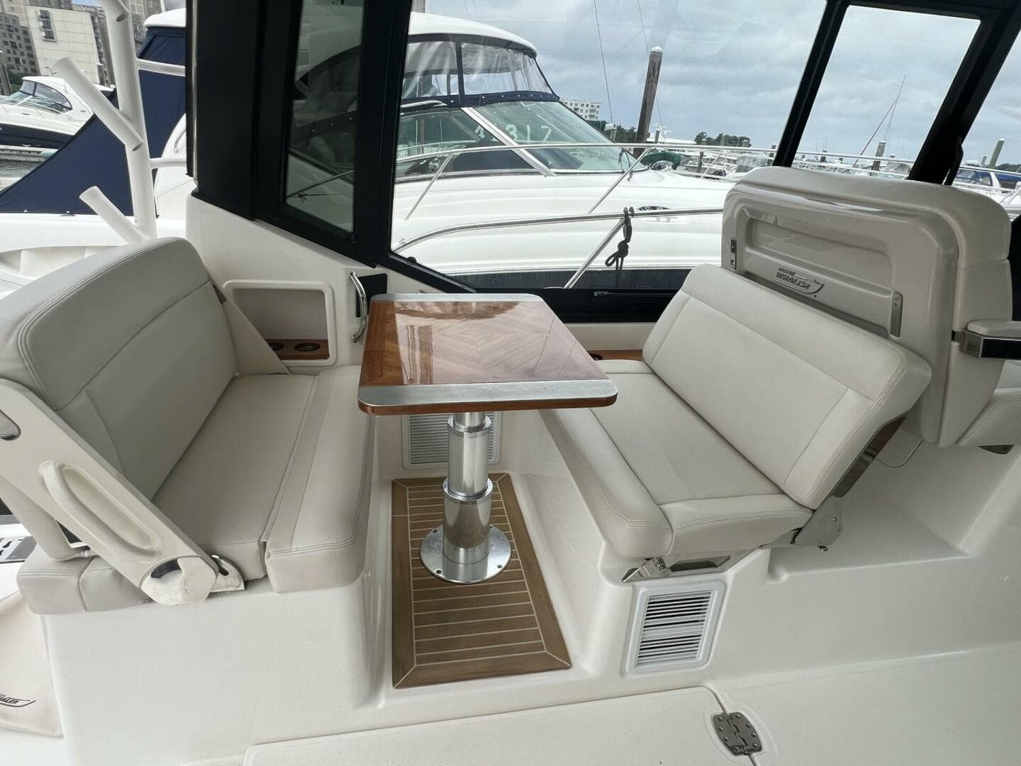 2021 Boston Whaler 405 Conquest — photo 25