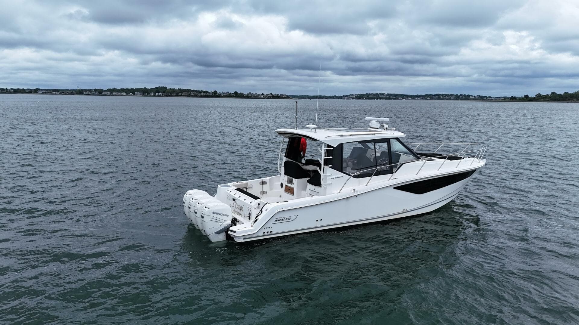 2021 Boston Whaler 405 Conquest — photo 6