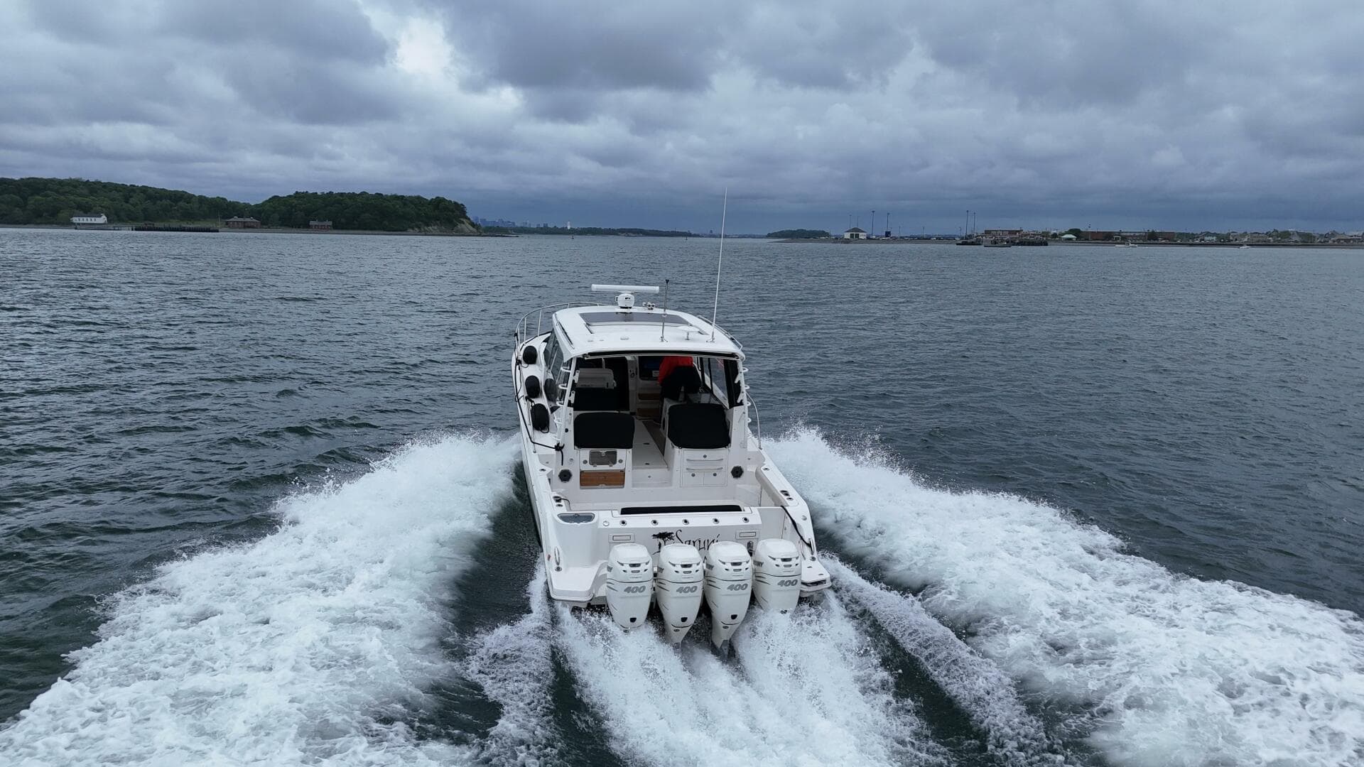 2021 Boston Whaler 405 Conquest — photo 11