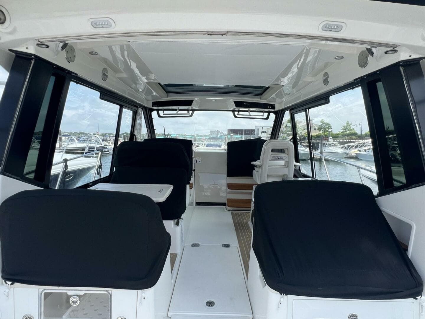 2021 Boston Whaler 405 Conquest — photo 23