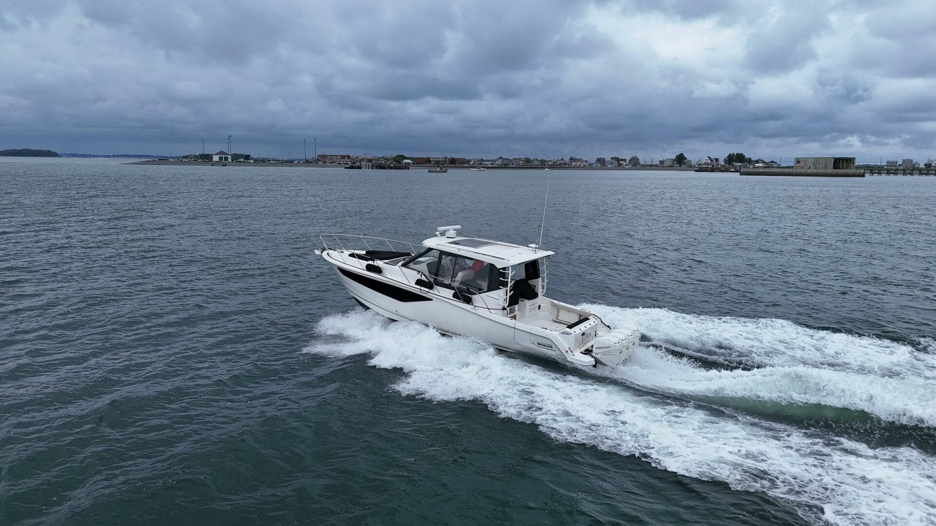 2021 Boston Whaler 405 Conquest — photo 16