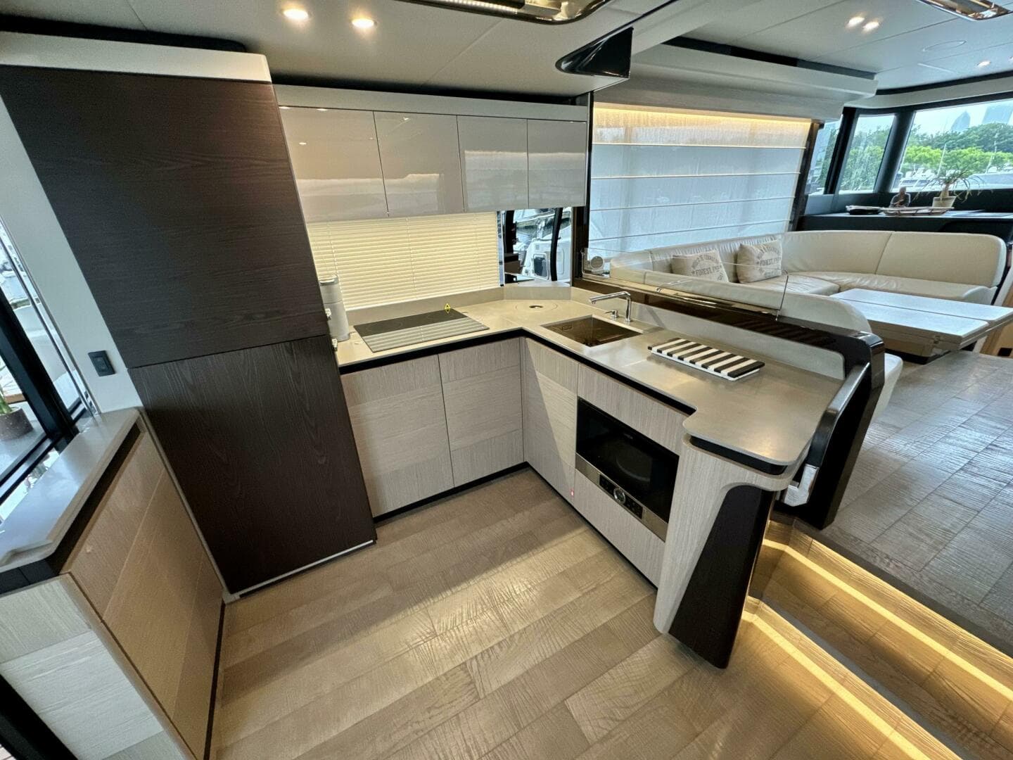 2023 Absolute 52 Navetta — photo 9