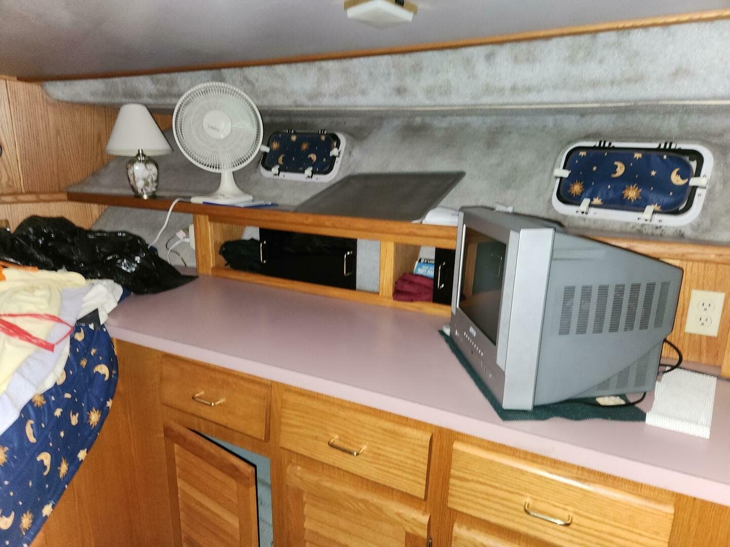 1988 Silverton 40 Convertible — photo 23