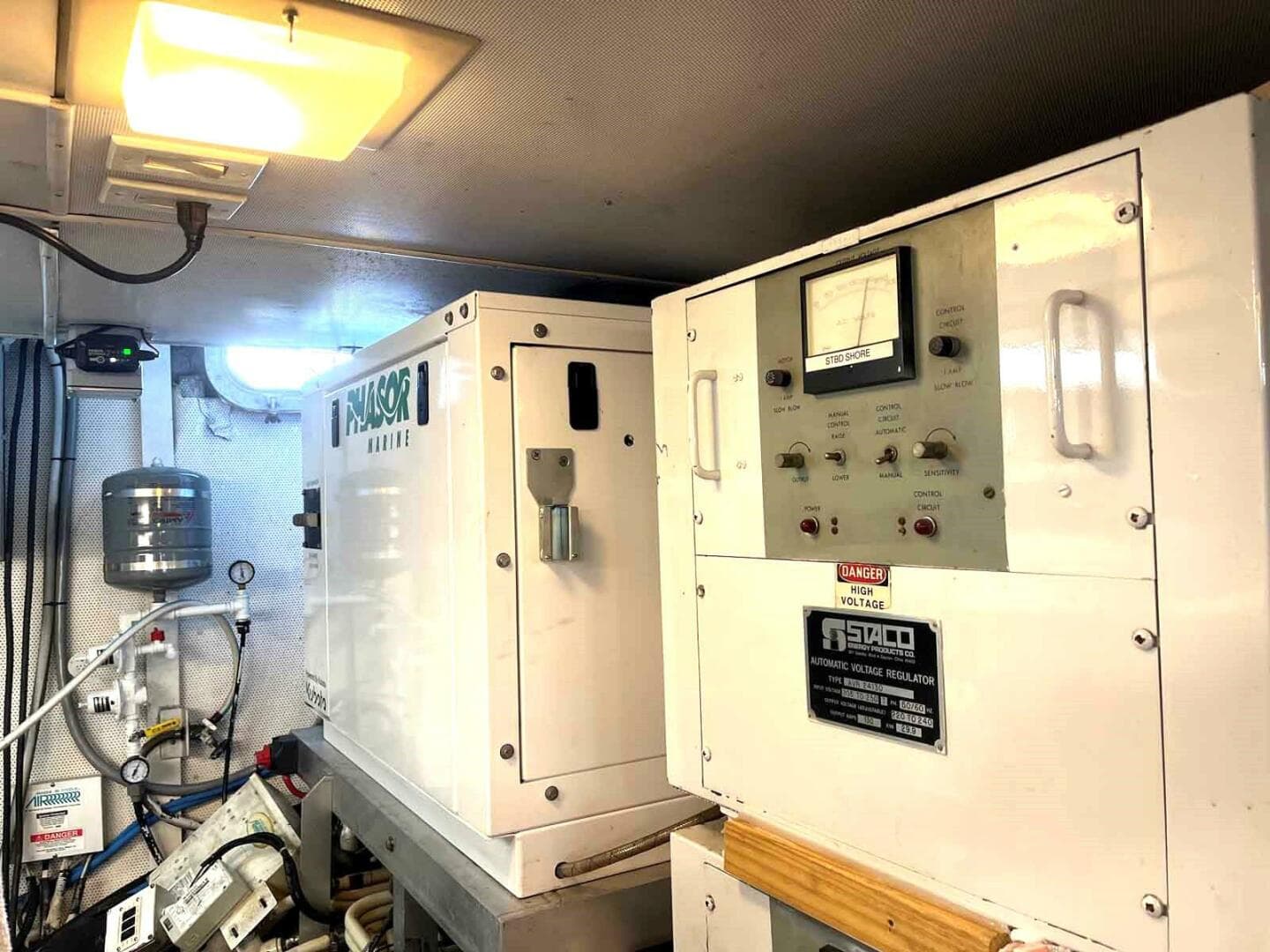 1990 Broward Custom Extended — photo 82