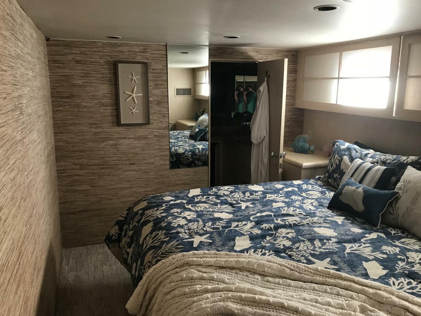 1990 Broward Custom Extended — photo 26