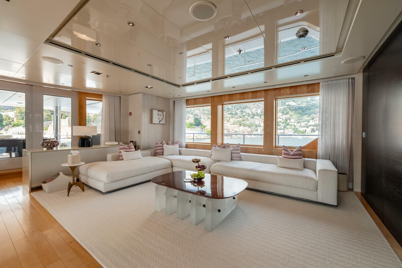 2010 Icon — photo 45