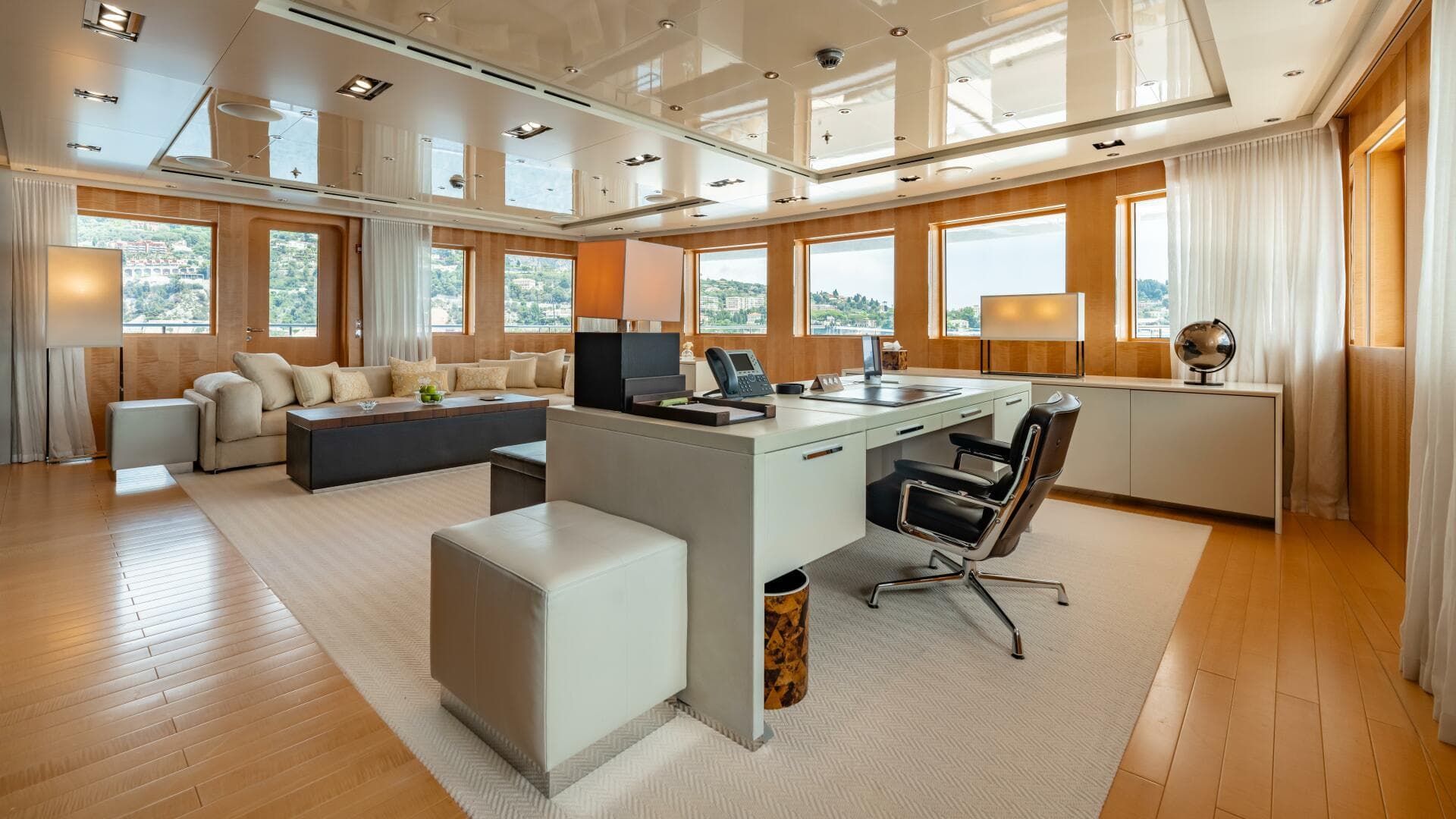 2010 Icon — photo 40