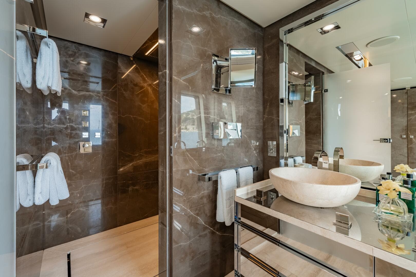 2010 Icon — photo 21