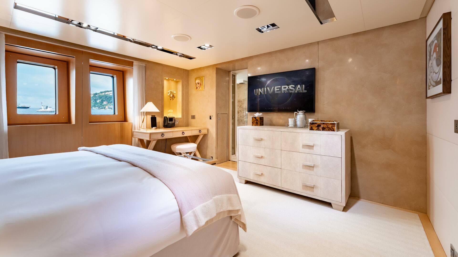 2010 Icon — photo 28