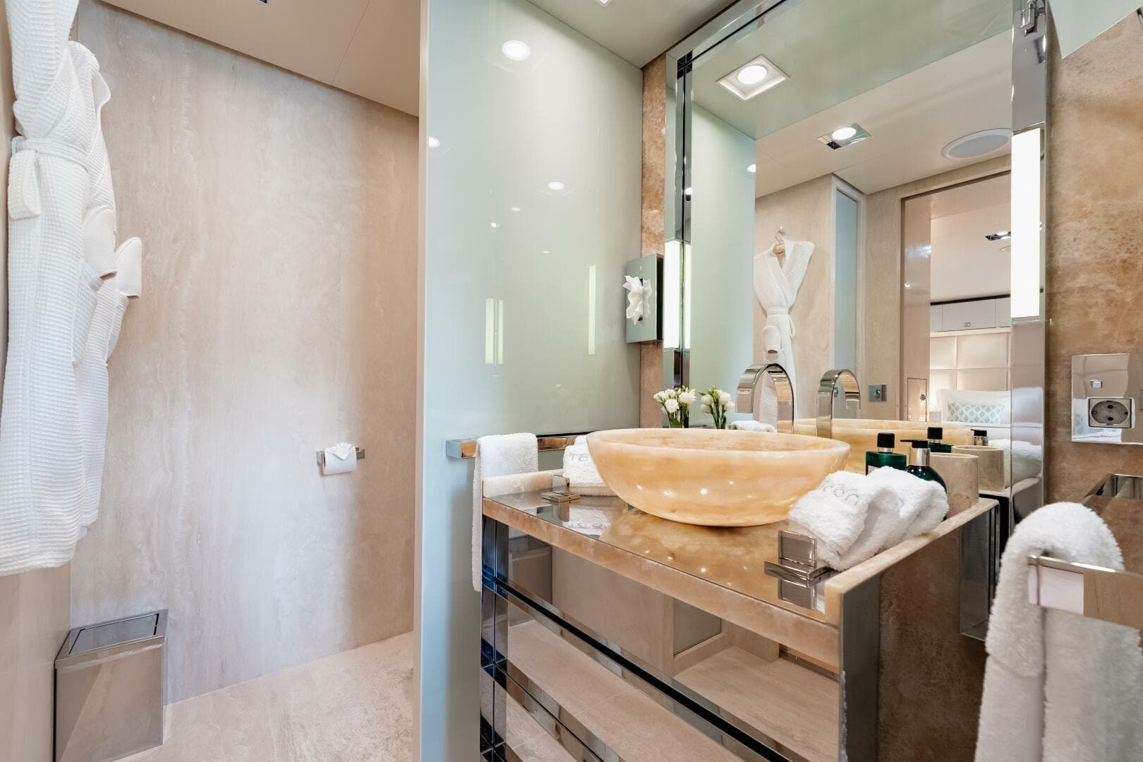 2010 Icon — photo 29