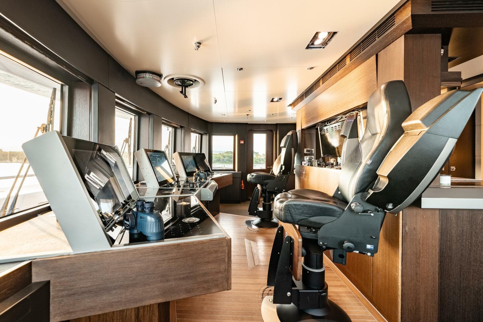 2010 Icon — photo 59