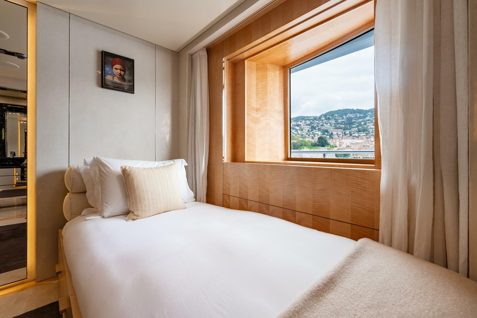 2010 Icon — photo 36