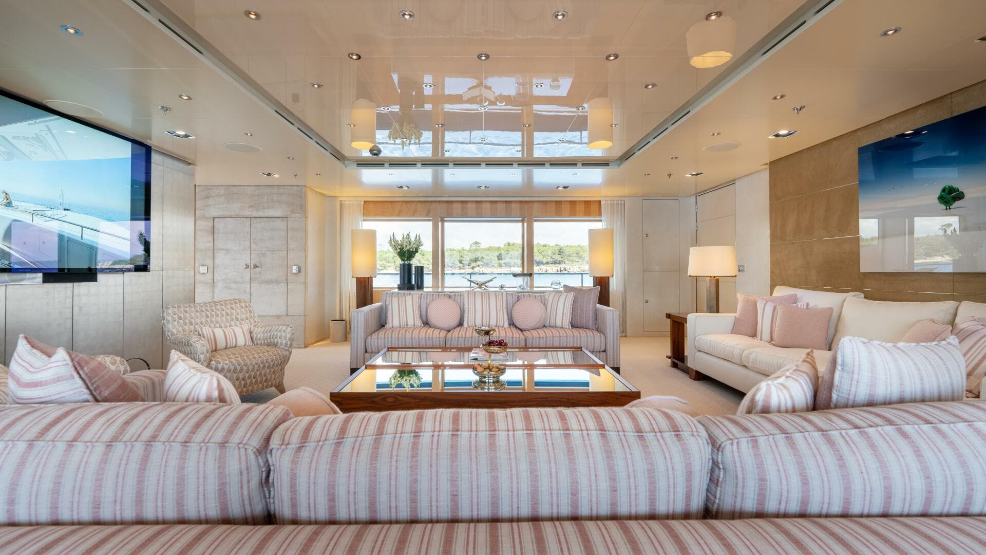 2010 Icon — photo 12