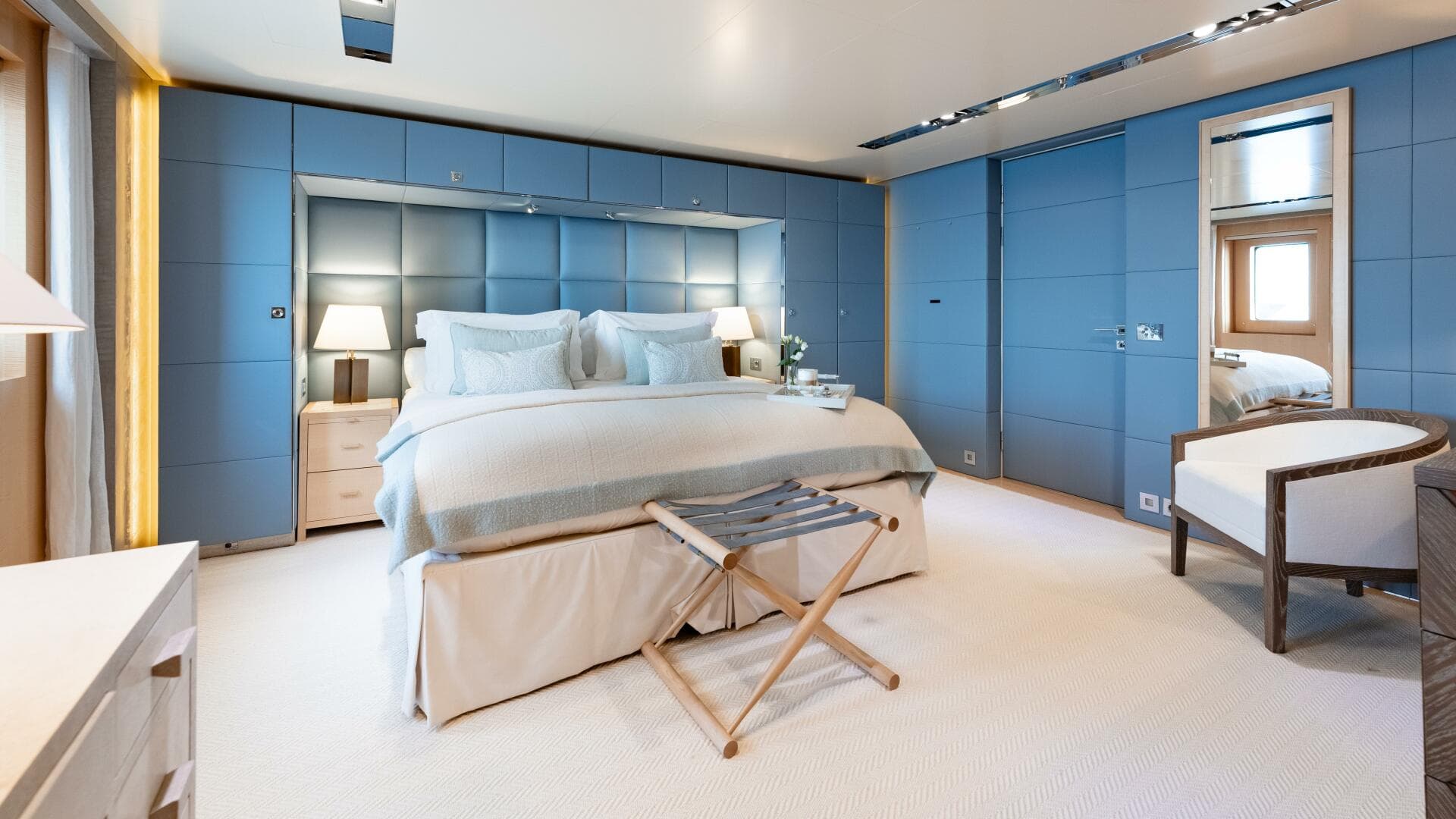 2010 Icon — photo 32