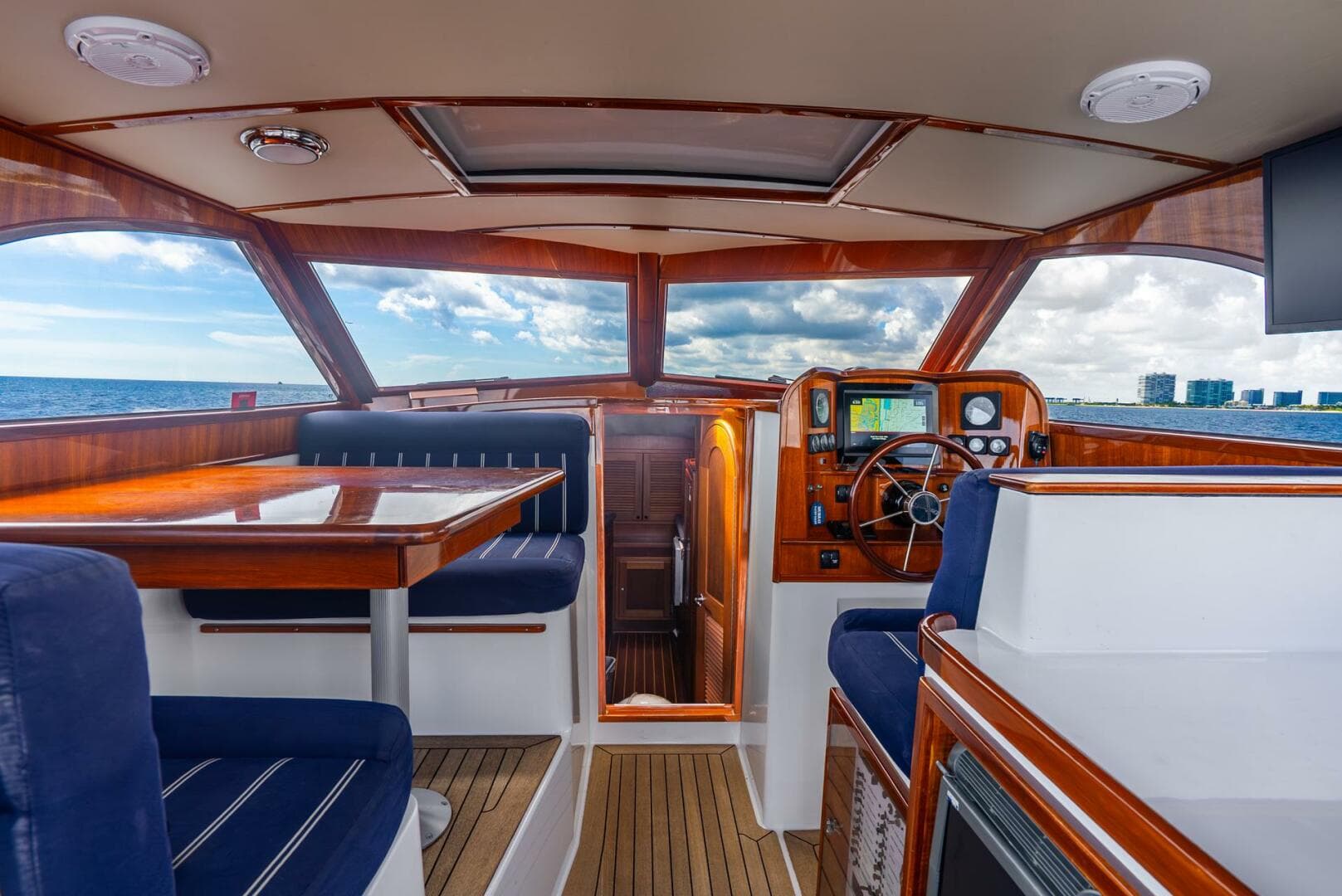 2003 San Juan 38 — photo 26