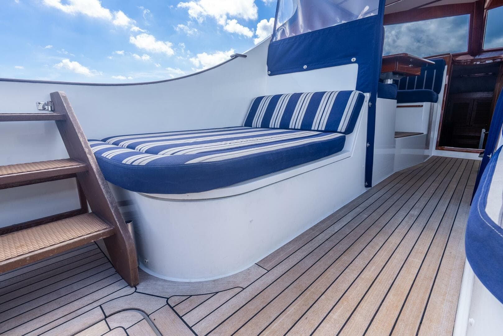 2003 San Juan 38 — photo 24