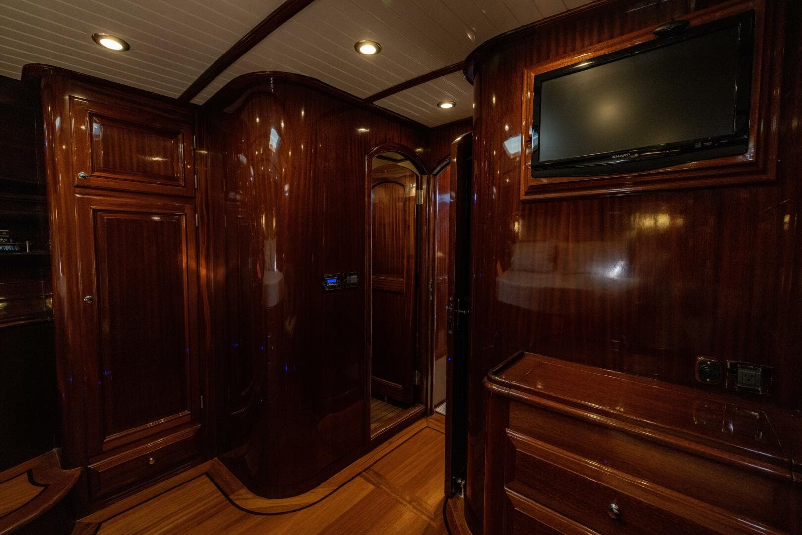 2010 Vicem 58/64 — photo 83