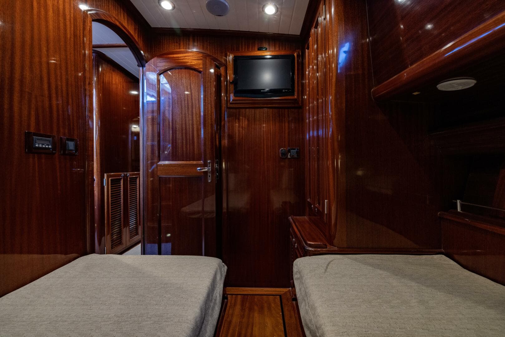 2010 Vicem 58/64 — photo 91