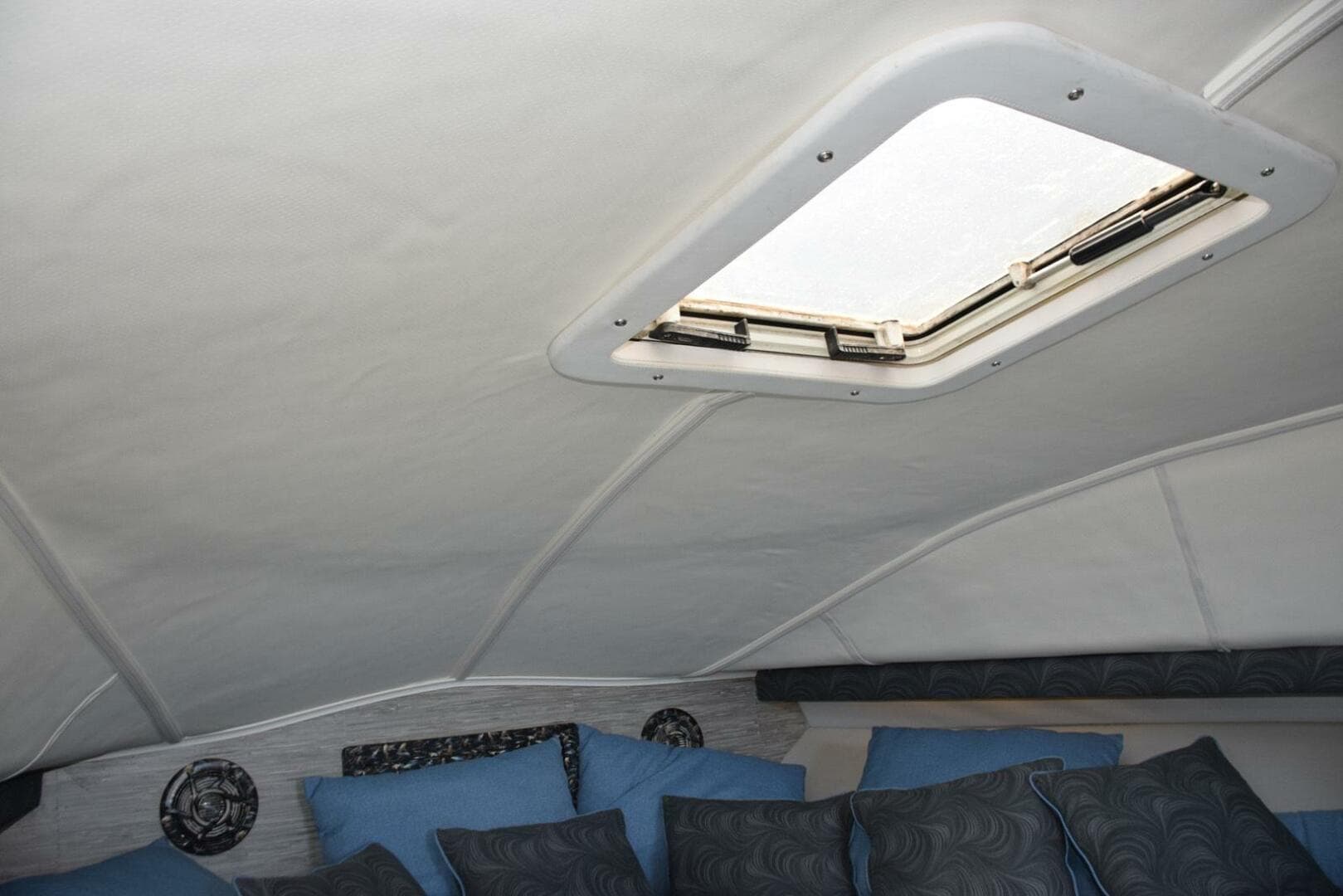 1995 Blackfin Combi 33 — photo 29