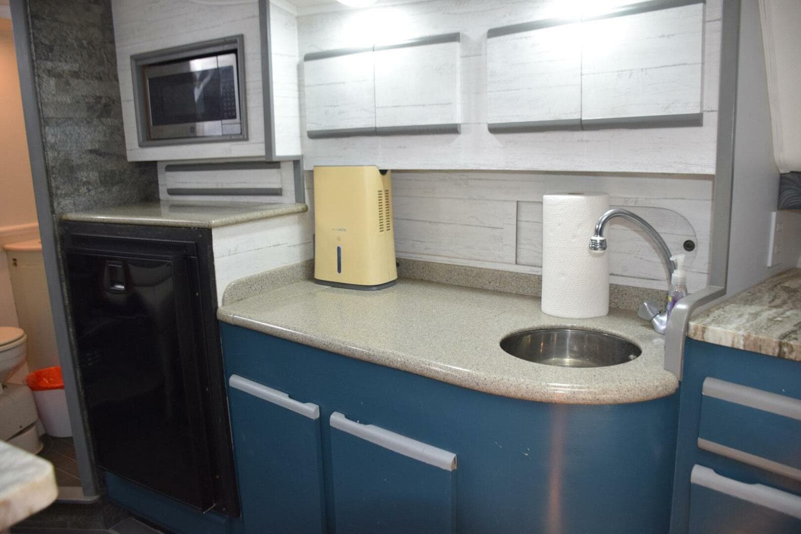 1995 Blackfin Combi 33 — photo 25