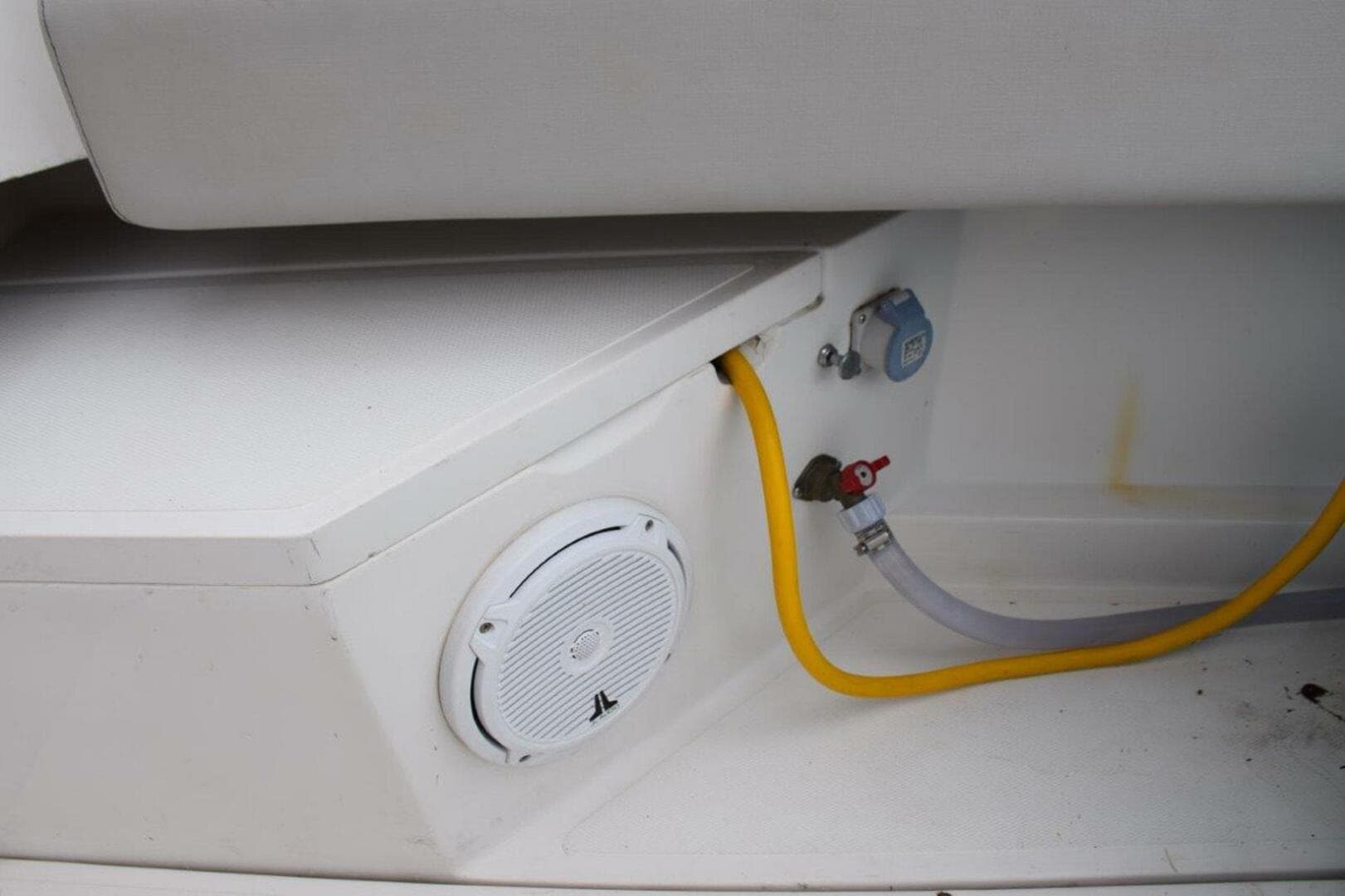 1995 Blackfin Combi 33 — photo 41