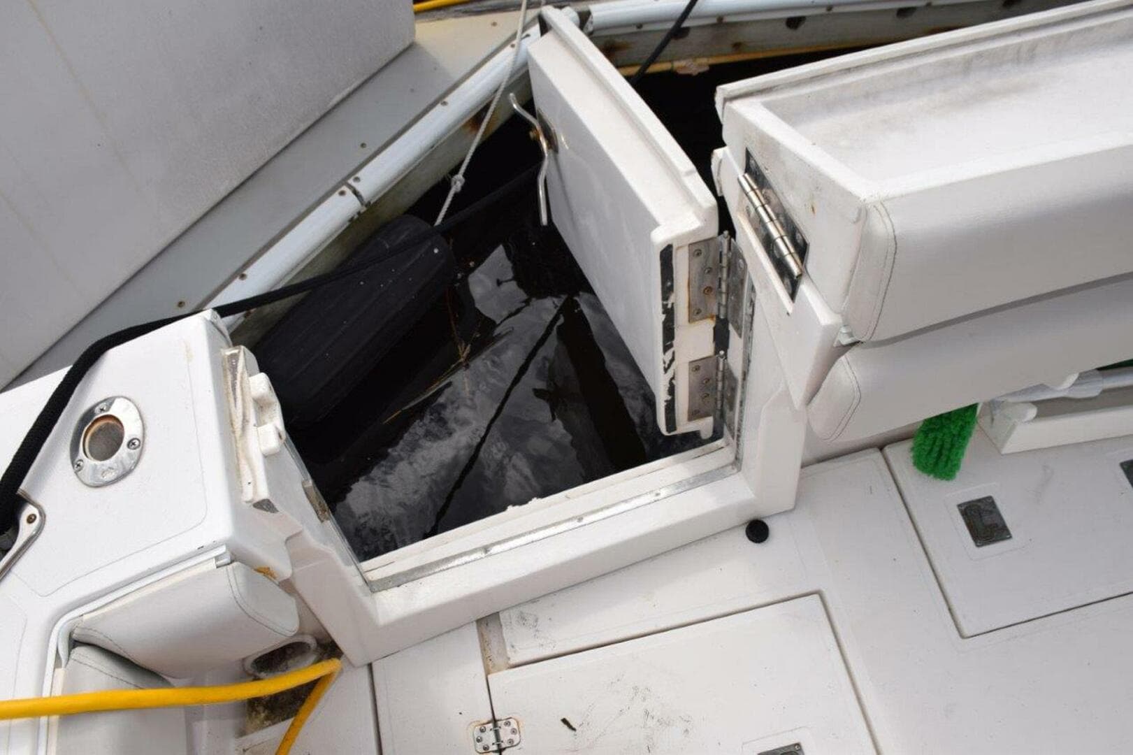 1995 Blackfin Combi 33 — photo 40