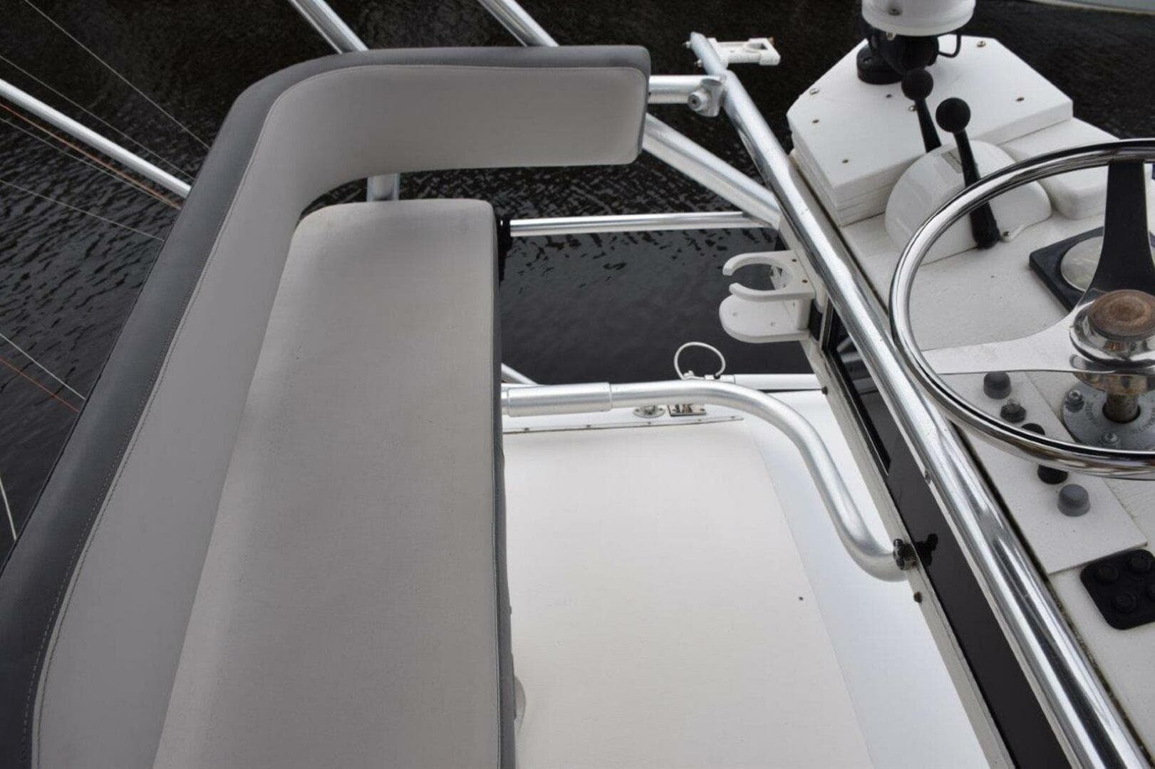 1995 Blackfin Combi 33 — photo 43