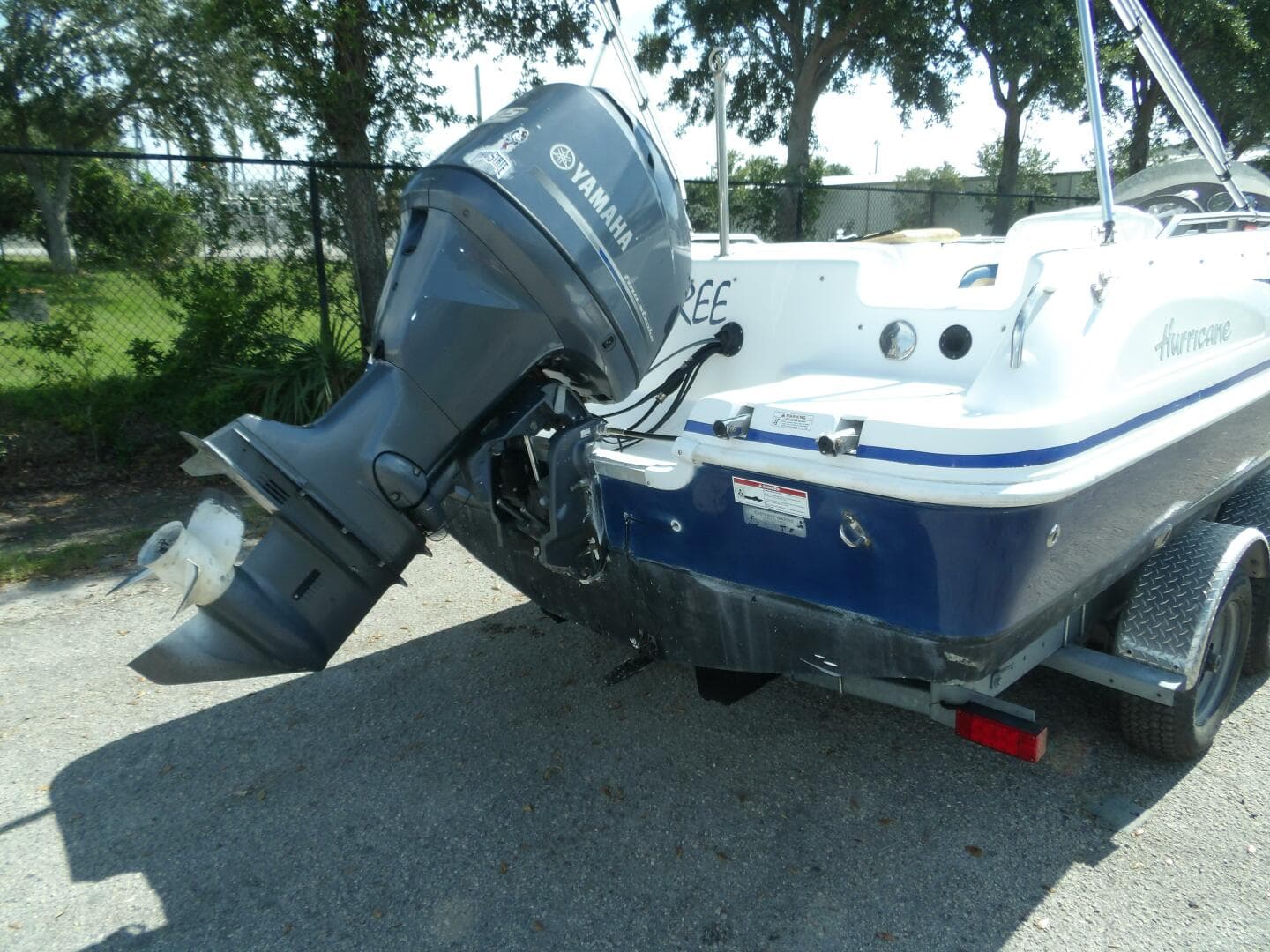 2012 Hurricane Sundeck Sport 201 OB — photo 6