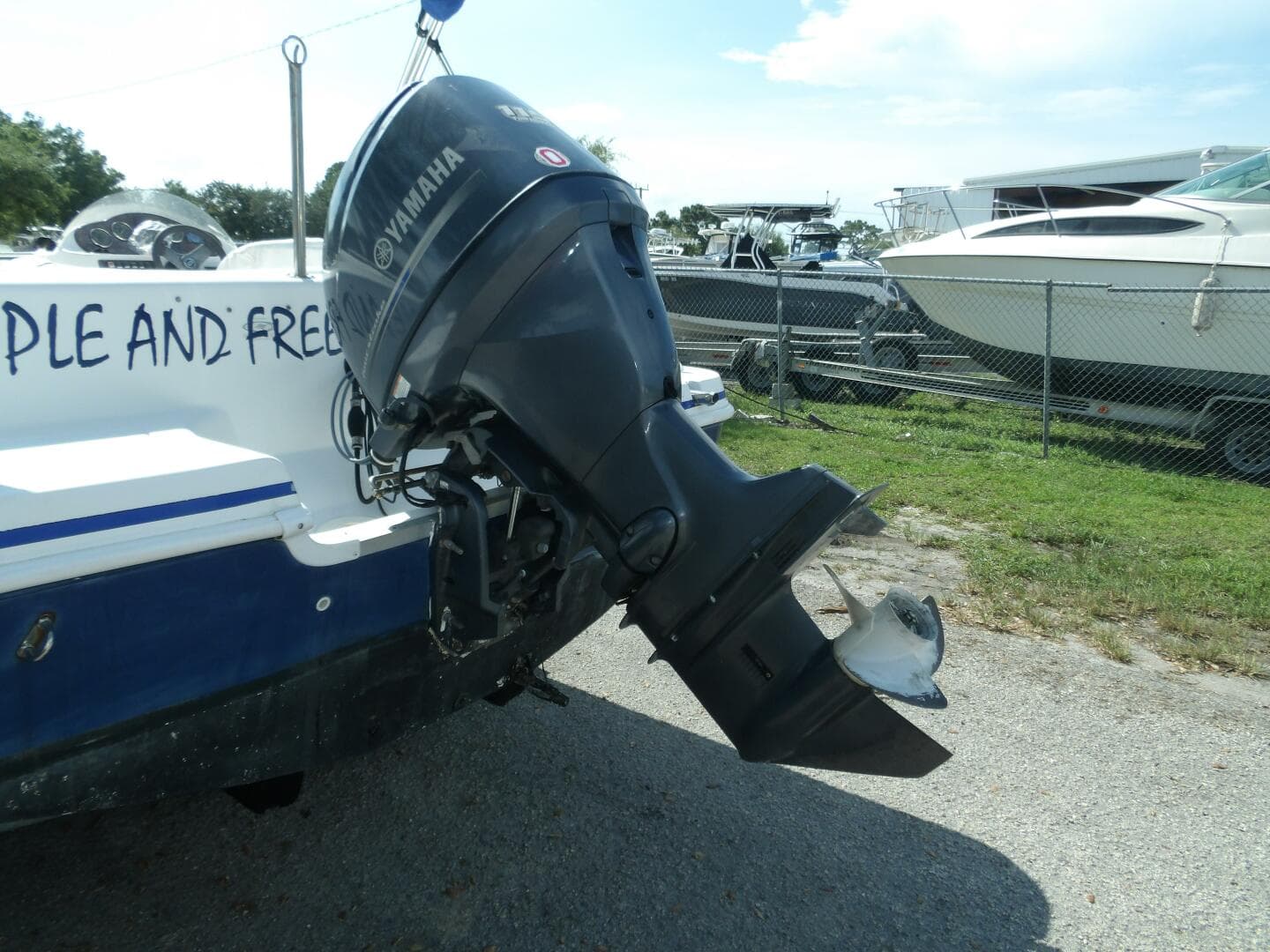 2012 Hurricane Sundeck Sport 201 OB — photo 8