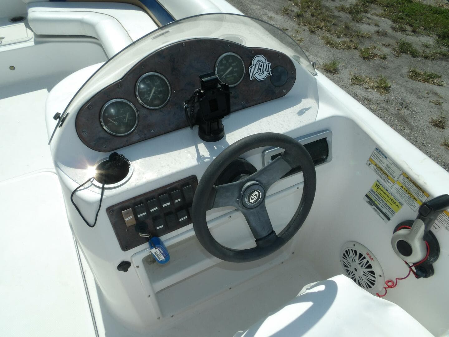 2012 Hurricane Sundeck Sport 201 OB — photo 27