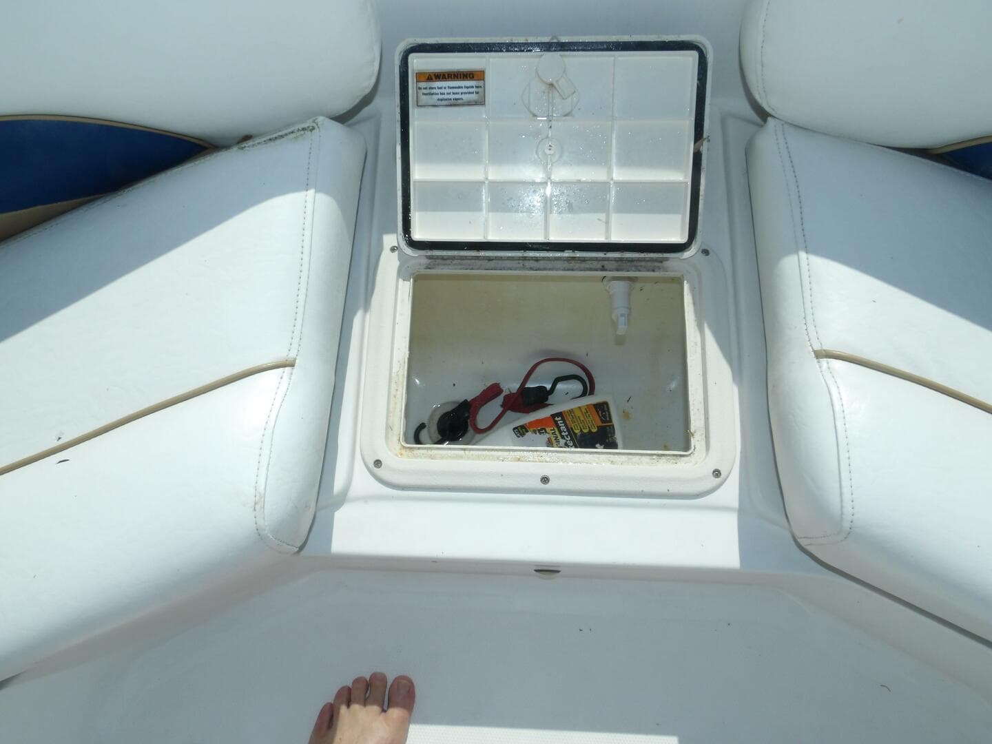 2012 Hurricane Sundeck Sport 201 OB — photo 32