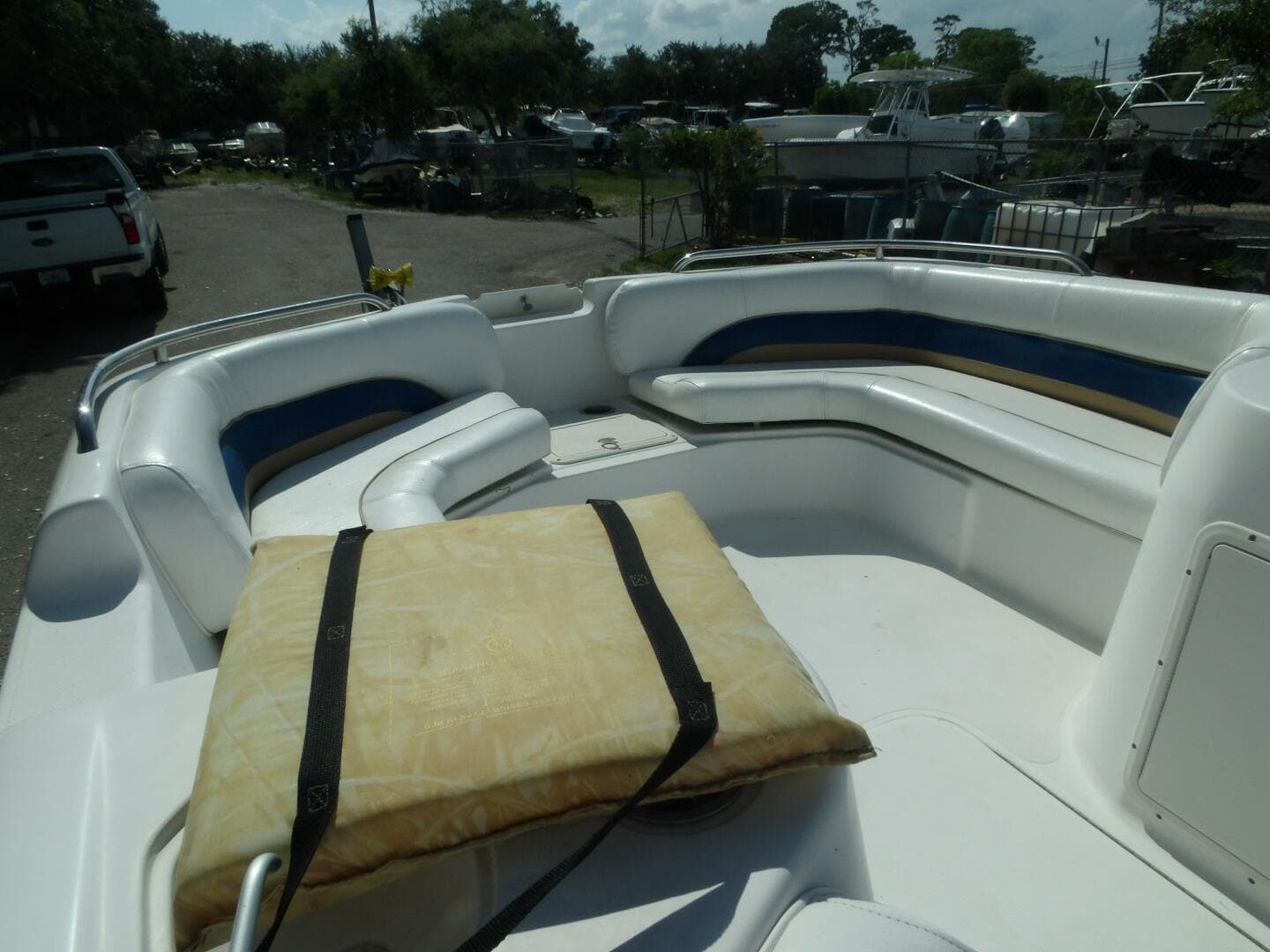 2012 Hurricane Sundeck Sport 201 OB — photo 14