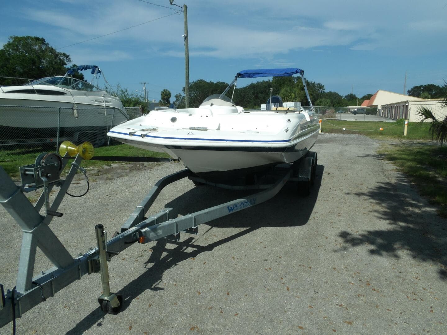 2012 Hurricane Sundeck Sport 201 OB — photo 2