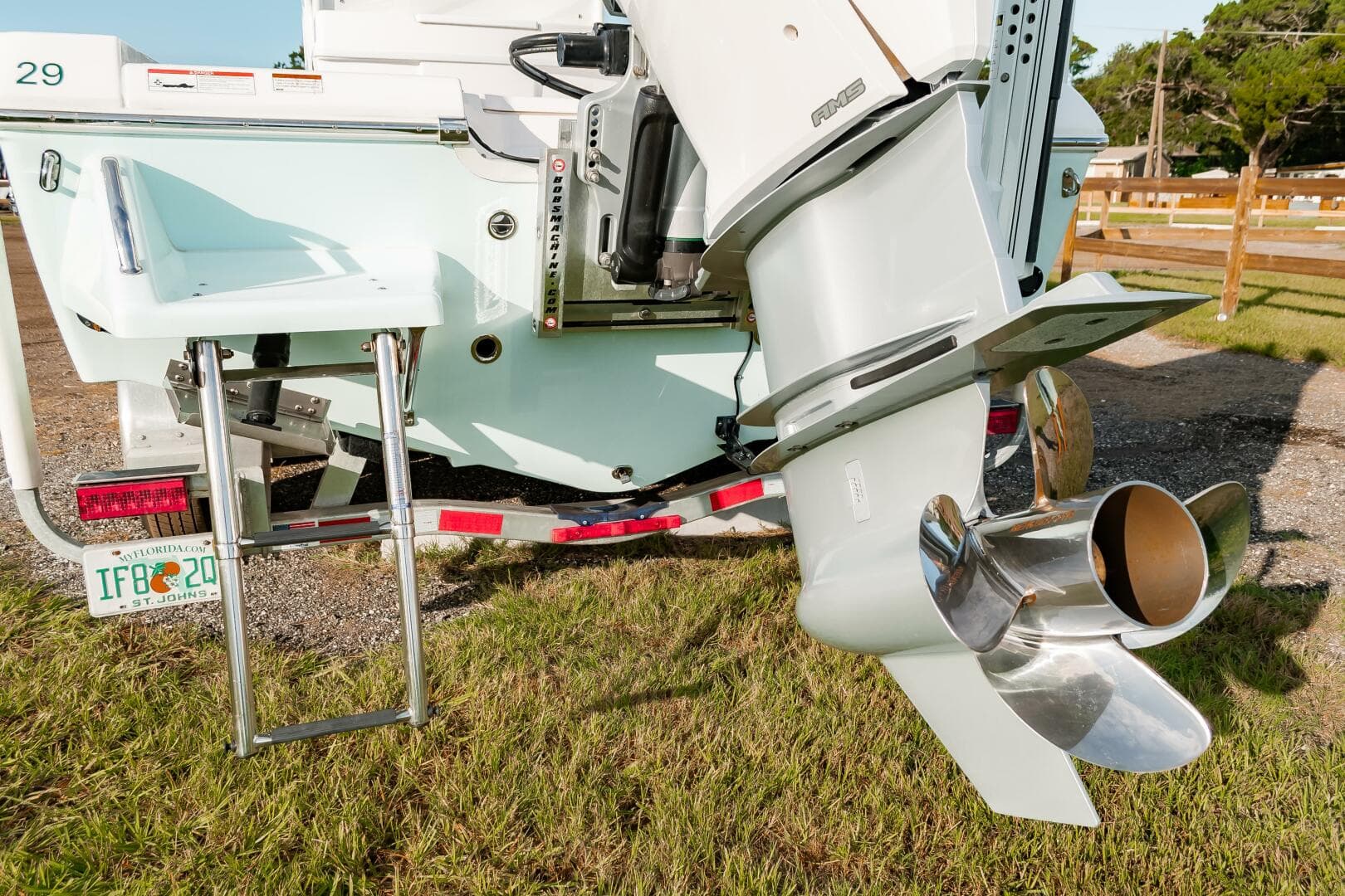 2022 Everglades 253 CC — photo 35