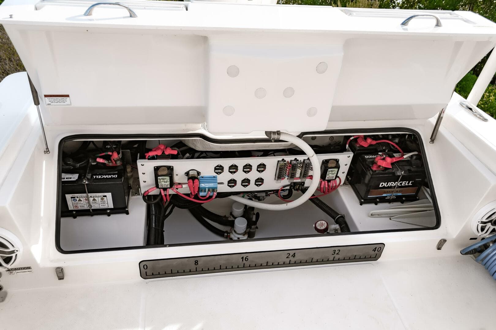 2022 Everglades 253 CC — photo 22